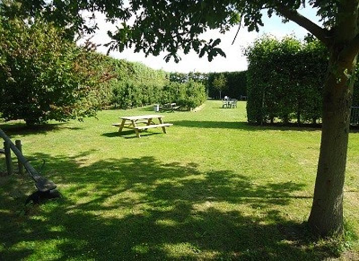 Moderne Kueche im Ferienhaus De Mallemolen, Vrouwenpolder, Walcheren, Zeeland.