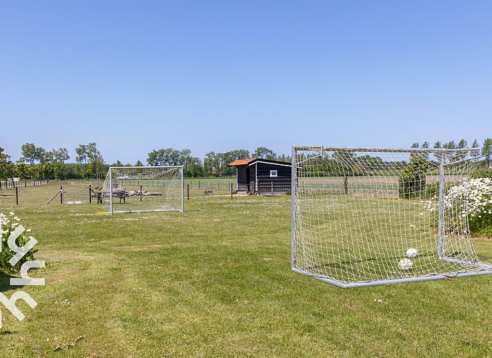Blick auf den Strand in der Naehe des Ferienhauses ZE583 in Vrouwenpolder, Walcheren, ideal fuer einen entspannten Tag in Zeeland.