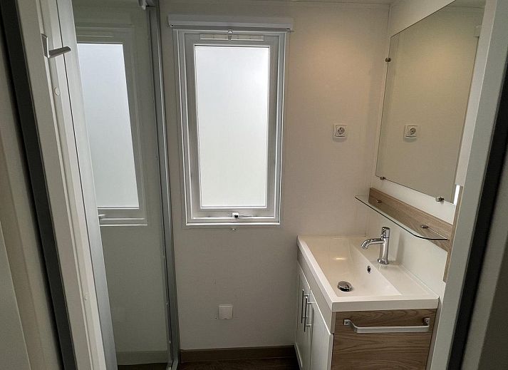 Vorderseite von VZ030 Chalet Vrouwenpolder mit Innenhof in Vrouwenpolder, Zeeland