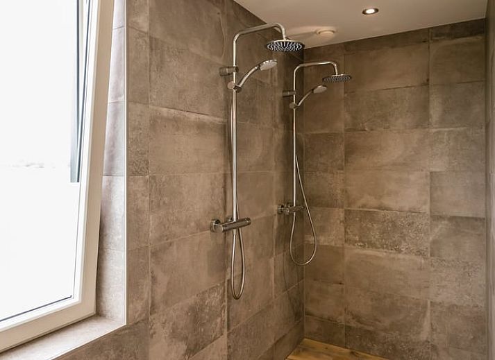 Modernes Ferienhaus in Vrouwenpolder, Walcheren, mit schoener Aussicht auf die Natur Zeelands.