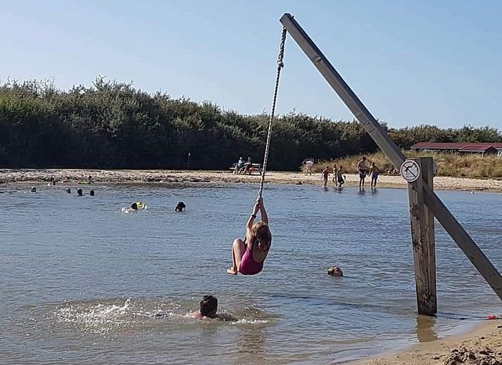 Gemuetliche Sitzecke auf der Terrasse des Chalets VZ816 in Veere, Serooskerke, Walcheren.