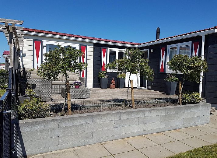 VZ820 Chalet in Veere met zonnig terras, Serooskerke, Walcheren, Zeeland.
