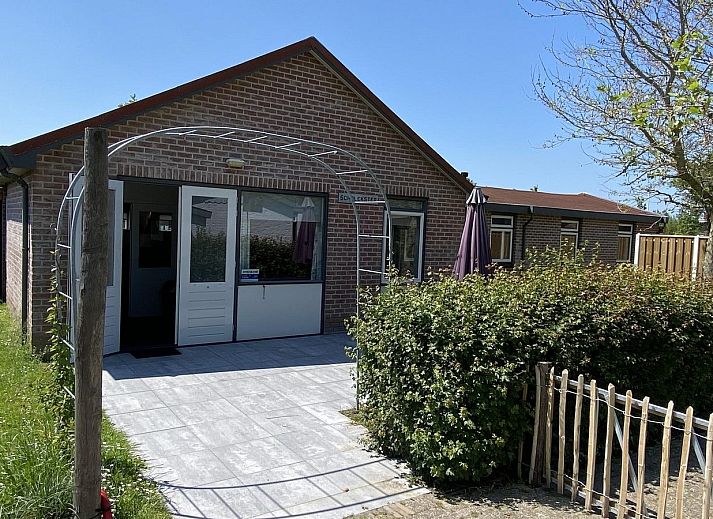 VZ1001 Group accommodation in Serooskerke, Walcheren with spacious garden and terrace in Zeeland.