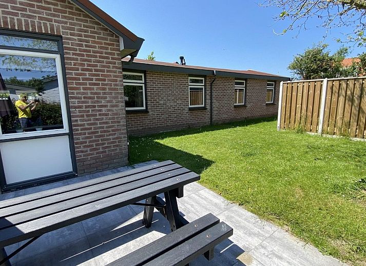 VZ1001 Group accommodation in Serooskerke, Walcheren with spacious garden and terrace in Zeeland.