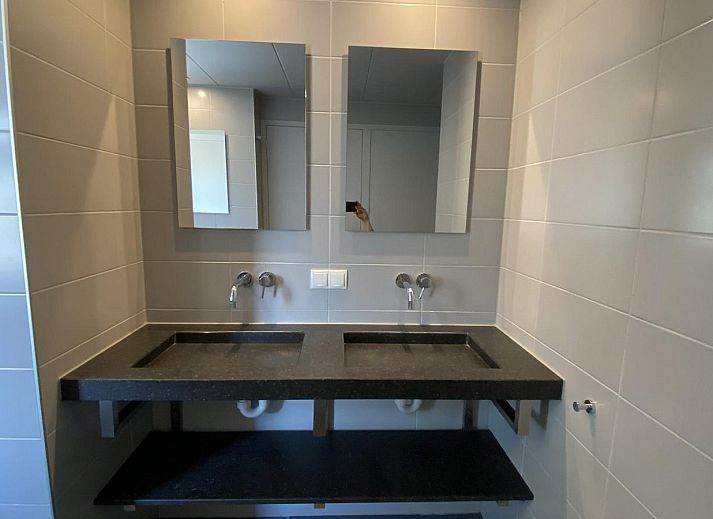 Picnic table on the terrace of VZ1001 Group accommodation in Serooskerke, Walcheren.