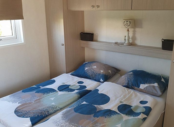 VZ822 Chalet in Veere, Serooskerke, Walcheren, mit grosser Veranda und gruener Umgebung.