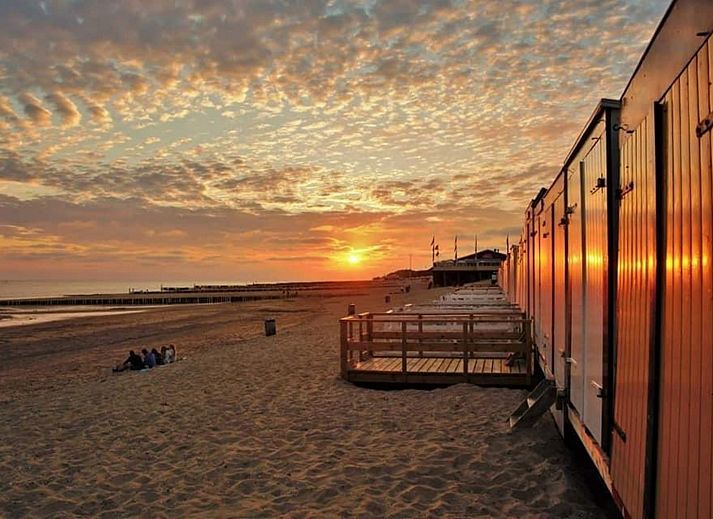 VZ822 Chalet in Veere, Serooskerke, Walcheren, gemuetliches Schlafzimmer mit Doppelbett.
