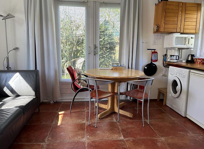 Picturesque garden at VZ2412 Holiday home Serooskerke, vacation home in Walcheren, Zeeland.