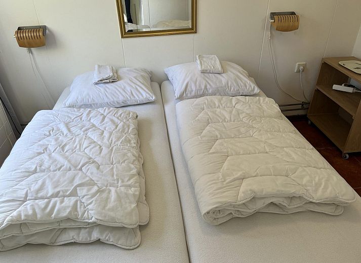 Shady garden of VZ2412 Vakantiewoning Serooskerke, vacation accommodation in Walcheren, Zeeland.