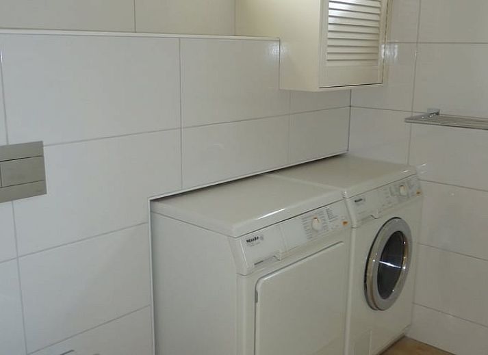 Terrace with picnic table at Holiday home in Dishoek, Walcheren, surrounded by nature.