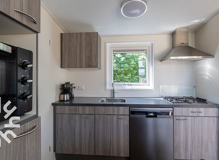 Vakantiehuis ZE1265 in Meliskerke, Walcheren met moderne veranda en tuin.