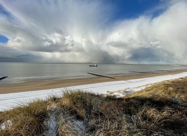 Voorzijde van Vakantiehuisje in Biggekerke met terras en zitgelegenheid, Walcheren, Zeeland.