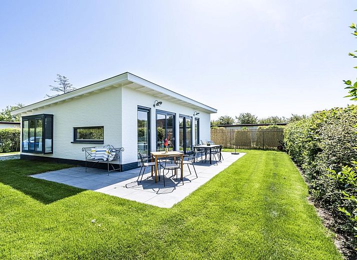 VZ970 Vrijstaand vakantiehuis in Zoutelande met groene tuin in Biggekerke, Walcheren, Zeeland.