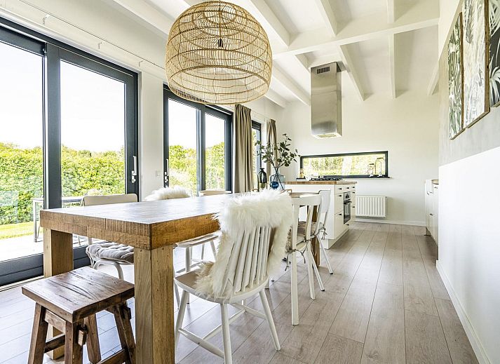 Terras van VZ970 Vrijstaand vakantiehuis in Zoutelande, Biggekerke, Walcheren, omgeven door natuur.