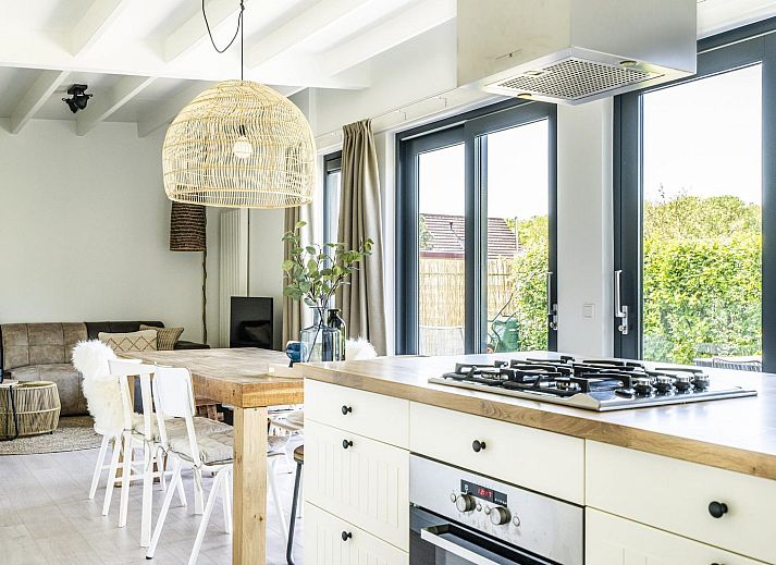 Terras van VZ970 Vrijstaand vakantiehuis in Zoutelande, Biggekerke, Walcheren, omgeven door natuur.