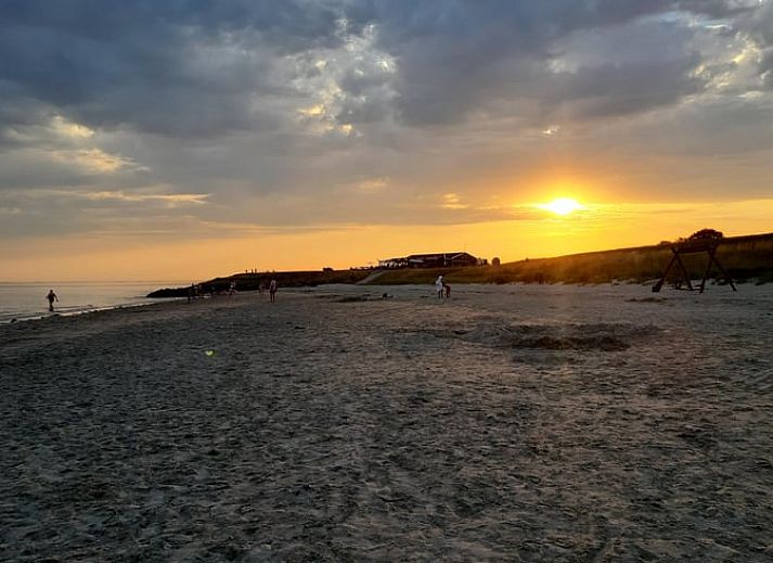 Essecke mit Aussicht in Ferienhaus in Oudelande, Walcheren, Zeeland.