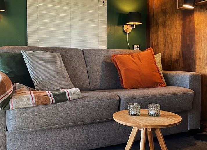 Gemuetlicher Innenbereich eines Ferienhauses in Oudelande, Walcheren, Zeeland.