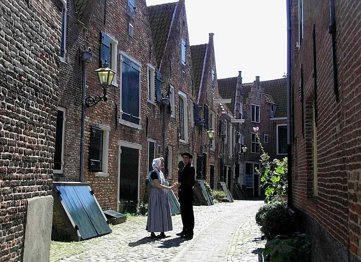 Treppe im Ferienhaus ZE1035, Grijpskerke, Walcheren mit stilvollem Holzhandlauf.