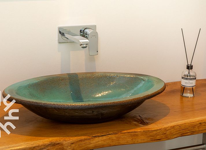 Vakantiehuis ZE1426 in Grijpskerke, Walcheren met groene tuin en zonnepanelen op het dak.