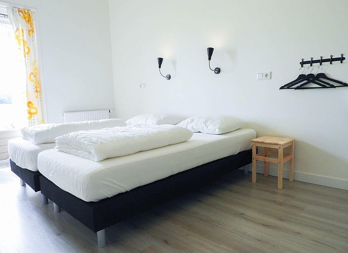 Buitenzitje bij VZ661 Appartement Grijpskerke, vakantieaccommodatie in Zeeland.