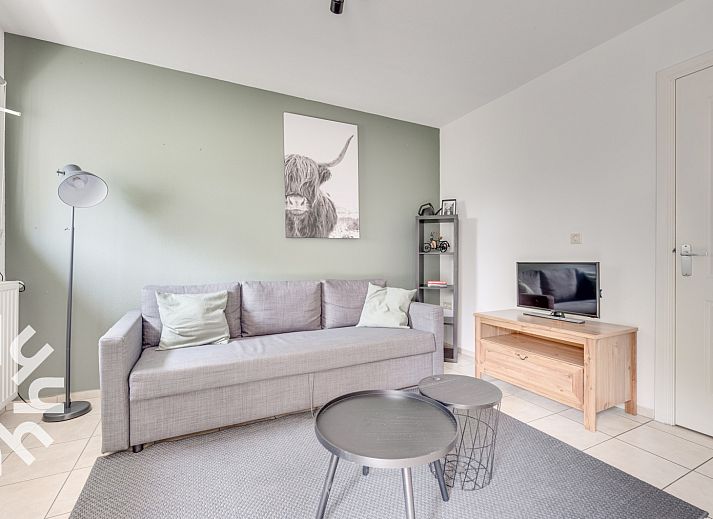 Kippenren bij vakantiehuis ZE136, Grijpskerke, Walcheren, Zeeland, omringd door natuur.