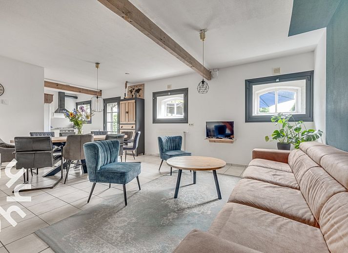 Traditionelle Backsteinfassade des Ferienhauses ZE137 in Grijpskerke, Walcheren, Zeeland.