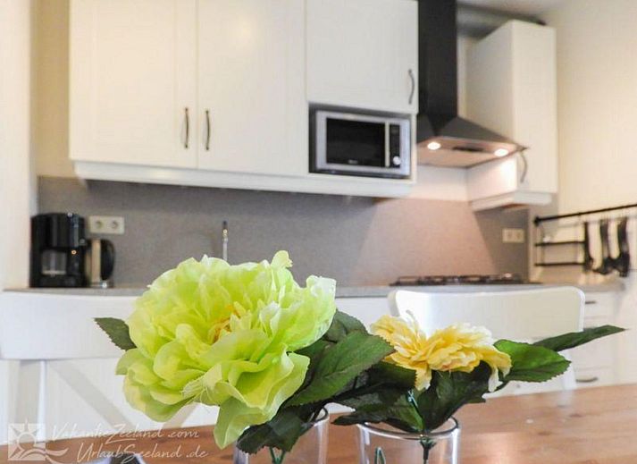 Gemuetlicher Essbereich in der Gruppenunterkunft VZ042 Grijpskerke, ideal fuer Gruppenaufenthalte in Walcheren, Zeeland.