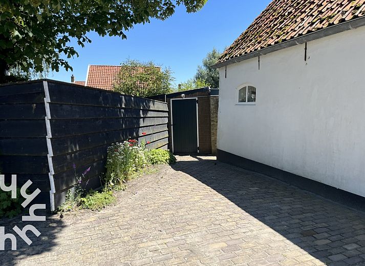 Enjoy the sunny garden of vacation home ZE1415 in Gapinge, Walcheren, Zeeland.