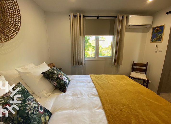 Relax on the comfortable lounge set at ZE1415 in Gapinge, Walcheren, Zeeland.