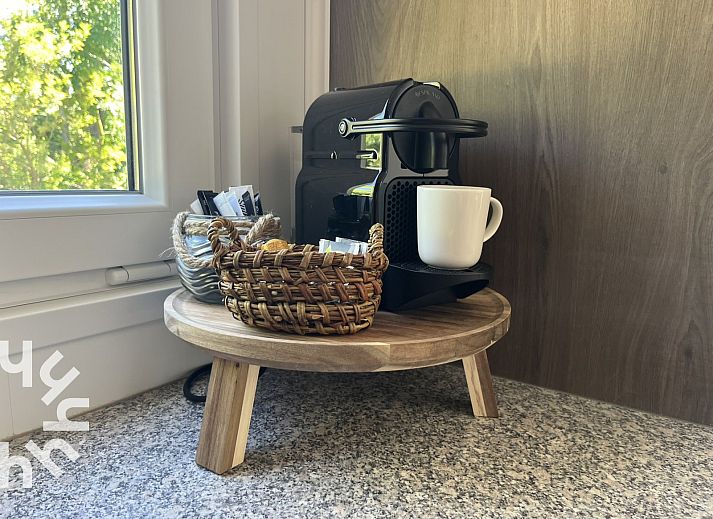 Relax on the comfortable lounge set at ZE1415 in Gapinge, Walcheren, Zeeland.