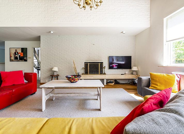 Das Ferienhaus VZ937 in Koudekerke-Dishoek, Walcheren, hat ein charmantes Aeusseres mit Backstein und weisser Verkleidung.