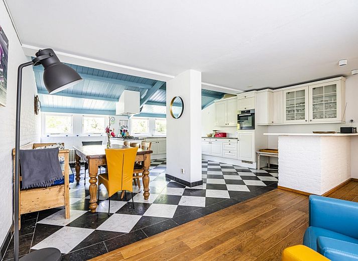 Das Ferienhaus VZ937 in Koudekerke-Dishoek, Walcheren, verfuegt ueber einen sonnigen Garten mit bequemen Sitzgelegenheiten.