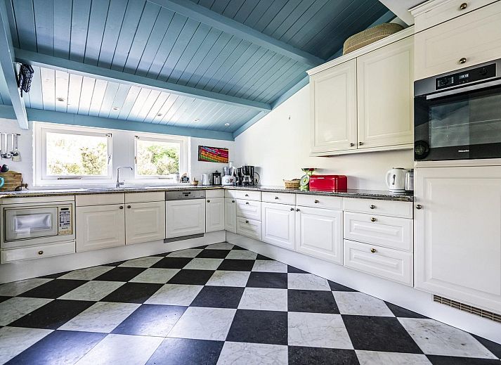 Das Ferienhaus VZ937 in Koudekerke-Dishoek, Walcheren, verfuegt ueber einen sonnigen Garten mit bequemen Sitzgelegenheiten.