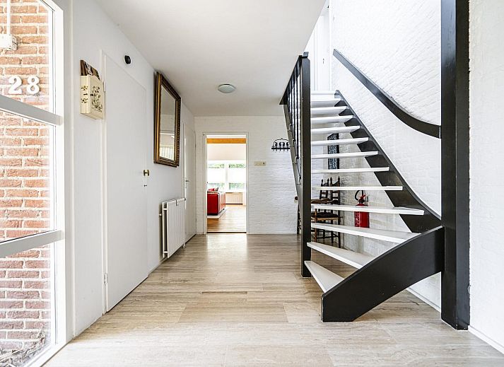 Das Ferienhaus VZ937 in Koudekerke-Dishoek, Walcheren, verfuegt ueber einen sonnigen Garten mit bequemen Sitzgelegenheiten.