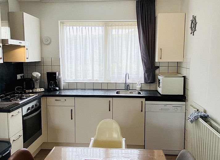 Grosser Garten von VZ407 Ferienhaus Breskens, ideal fuer Entspannung in Zeeland.