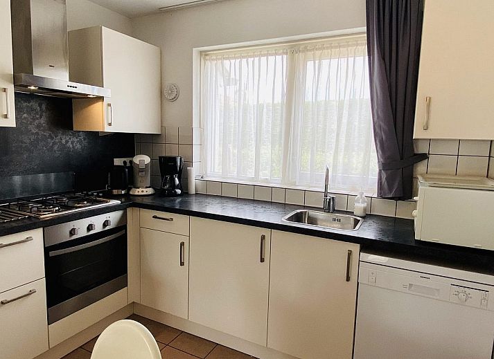 Grosser Garten von VZ407 Ferienhaus Breskens, ideal fuer Entspannung in Zeeland.