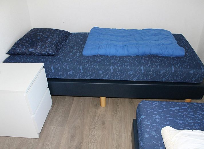 VZ967 Ferienhaus in Breskens, grosse Terrasse mit Gartenmoebeln in Zeeuws-Vlaanderen, Zeeland.