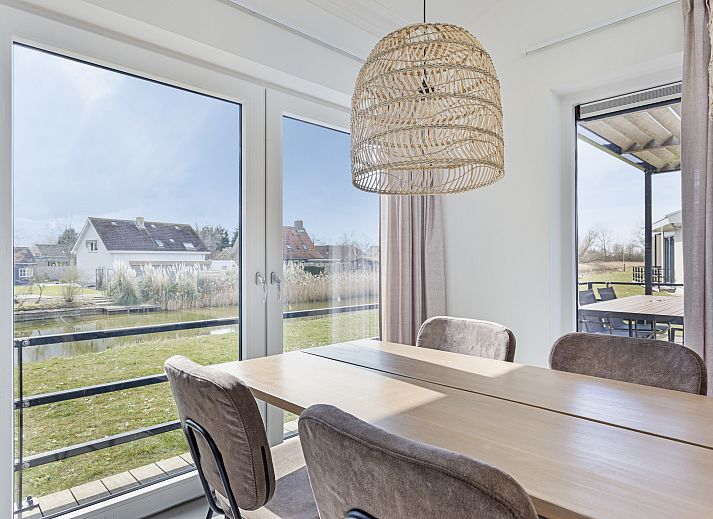 Vrijstaande woning in Breskens, Zeeuws-Vlaanderen, een modern vakantiehuis met ruime tuin en eigentijdse architectuur in Zeeland.