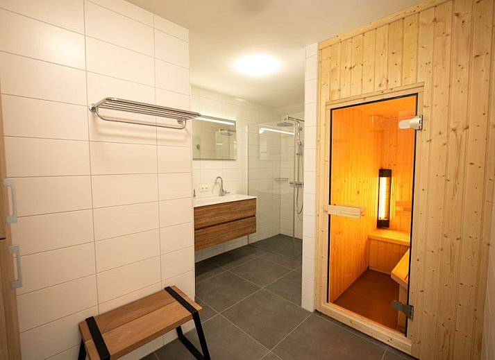 Unterkunft 630144 - Ferienhaus Zeeuws-Vlaanderen - Watervilla Luxe 6 Wellness