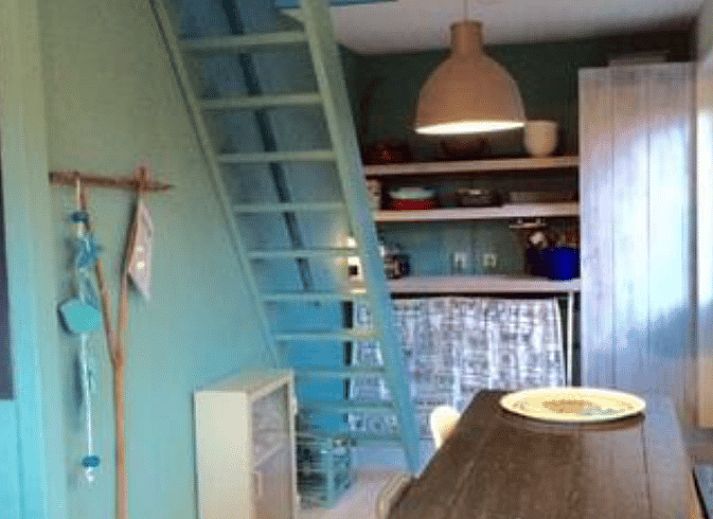 Front of Cottage in Breskens, vacation accommodation in Zeeuws-Vlaanderen, Zeeland with spacious windows.