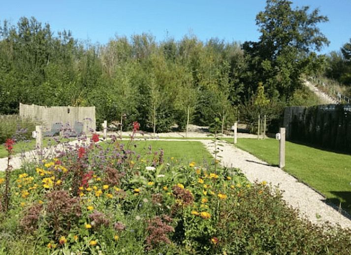 Beach and sea nearby Cottage in Breskens, vacation home in Zeeuws-Vlaanderen, Zeeland.