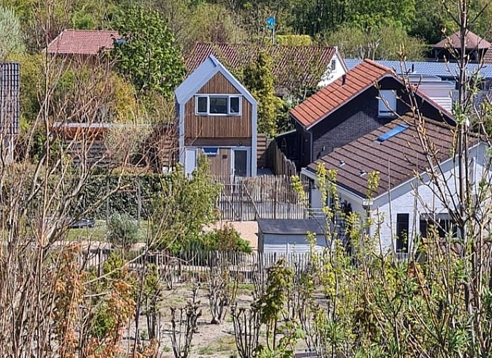 Vacation cottage in Breskens, surrounded by green nature in Zeeuws-Vlaanderen, Zeeland. Perfect location for peace seekers.