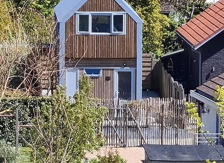 Vacation cottage in Breskens, surrounded by green nature in Zeeuws-Vlaanderen, Zeeland. Perfect location for peace seekers.