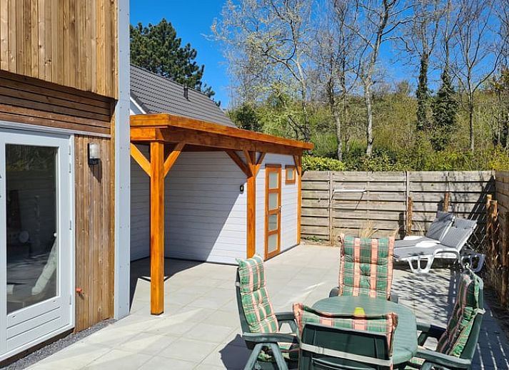 Vacation cottage in Breskens, surrounded by green nature in Zeeuws-Vlaanderen, Zeeland. Perfect location for peace seekers.