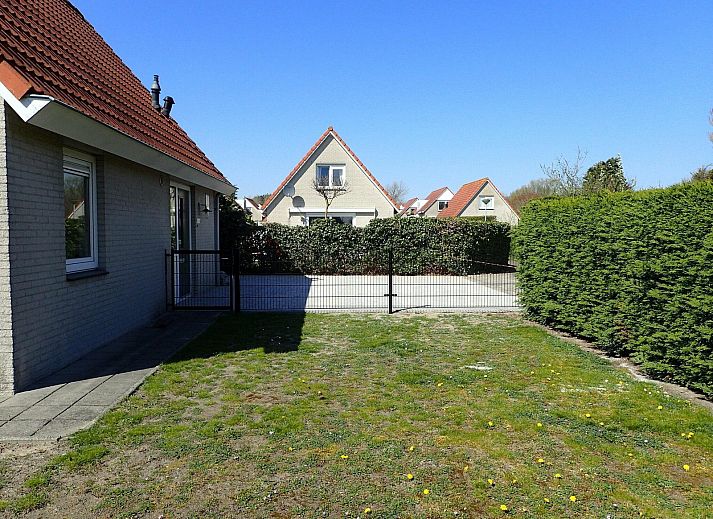 VZ921 Holiday home in Cadzand-Bad with sunny terrace and garden in Zeeuws-Vlaanderen, Zeeland.