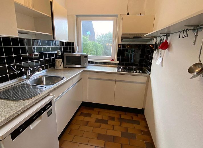 Hinterhof von VZ924 Ferienhaus in Cadzand mit gruener Umgebung in Cadzand-bad, Zeeland.