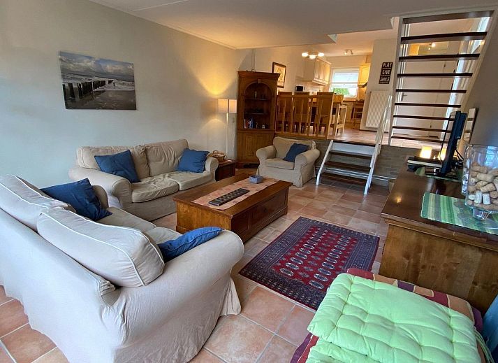 VZ333 Vakantiehuis Cadzand, modern vakantiehuis in Zeeuws-Vlaanderen, Zeeland met groene tuin en terras.