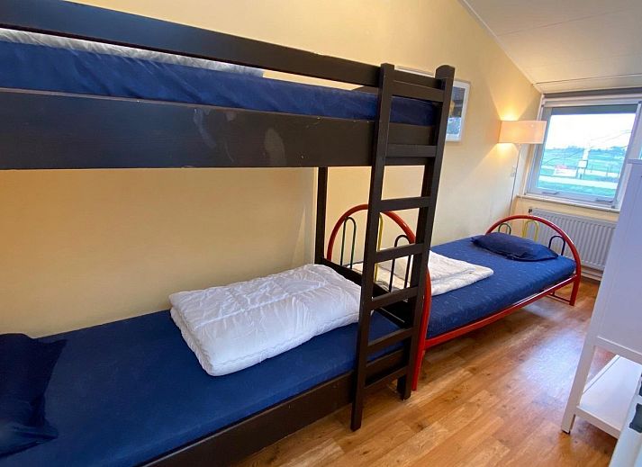 VZ333 Vakantiehuis Cadzand, gezellige buitenruimte met tuintafel, vakantiehuis in Cadzand, Zeeland.