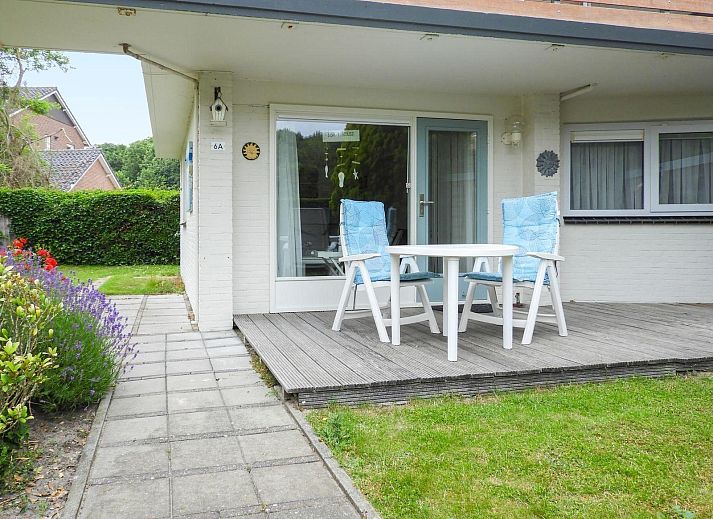 VZ420 Vakantieappartement Cadzand in Zeeuws-Vlaanderen, Zeeland met groene tuin en ruime balkons.
