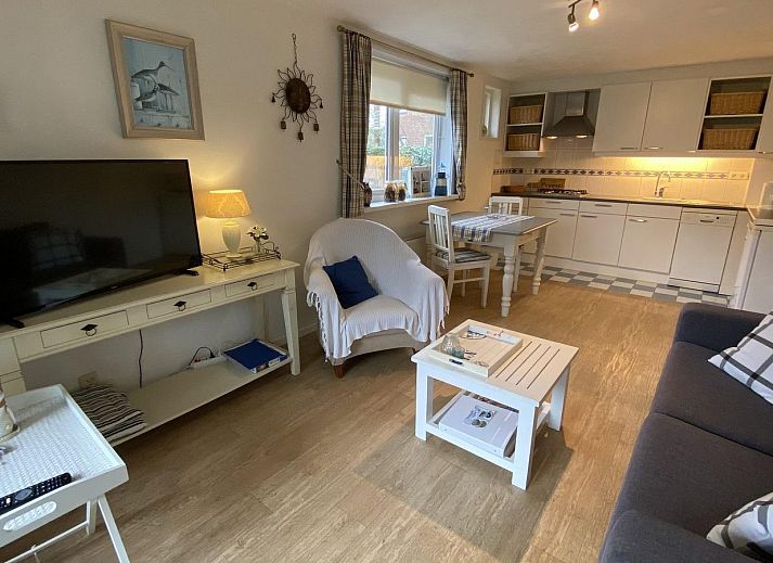 Vooraanzicht van VZ420 Vakantieappartement Cadzand, rustig gelegen in het groen van Cadzand, Zeeland.